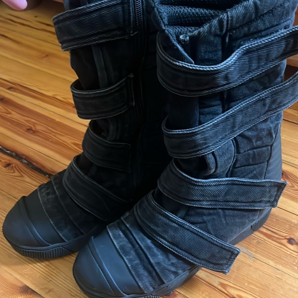 Demobaza boots